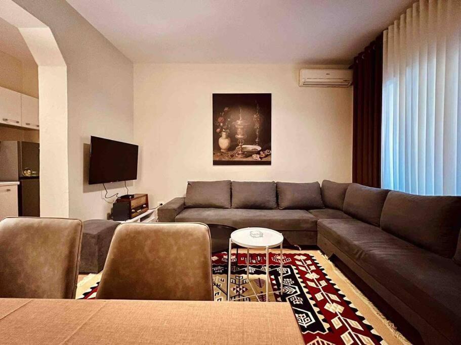 Zarlett House, Pazari Ri ,Villa With Garden,Parking Tirana Exterior photo